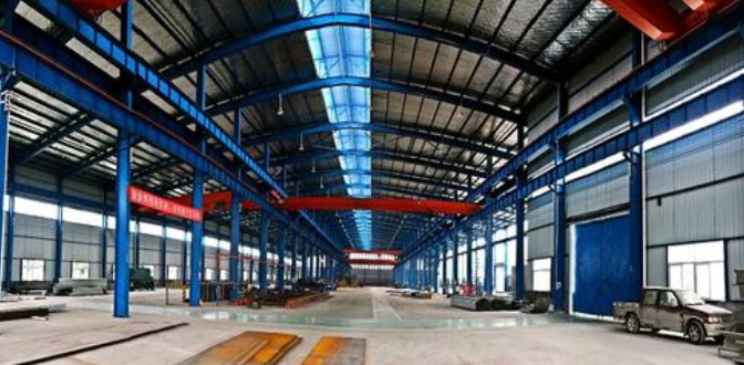 海門大家知道重型鋼結(jié)構(gòu)在施工中輕易出現(xiàn)哪些問題嗎