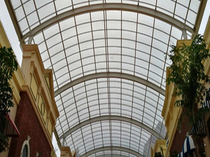 建甌屋面網(wǎng)架頂棚吊裝方案